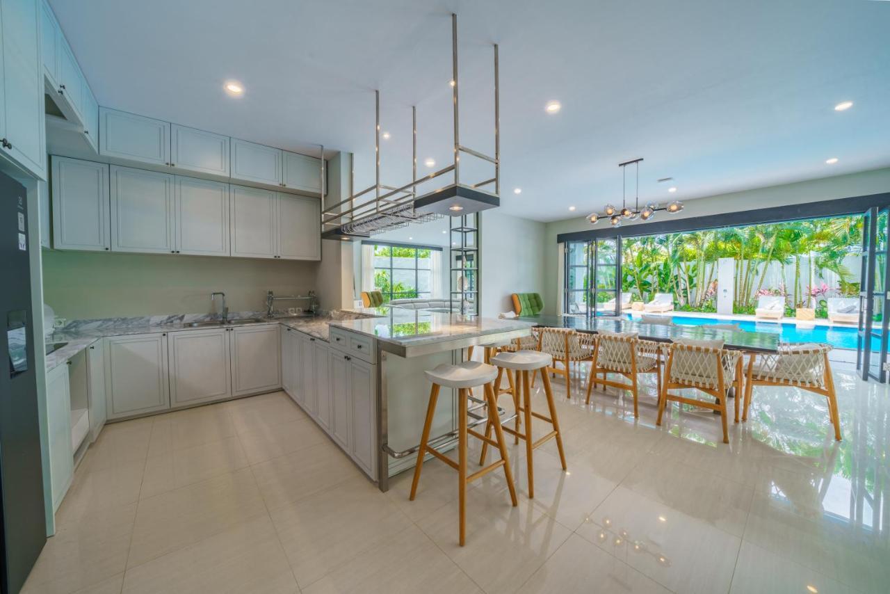Villa Okenada - Modern 5-Bedroom Pool Villa In Berawa! Canggu  Luaran gambar