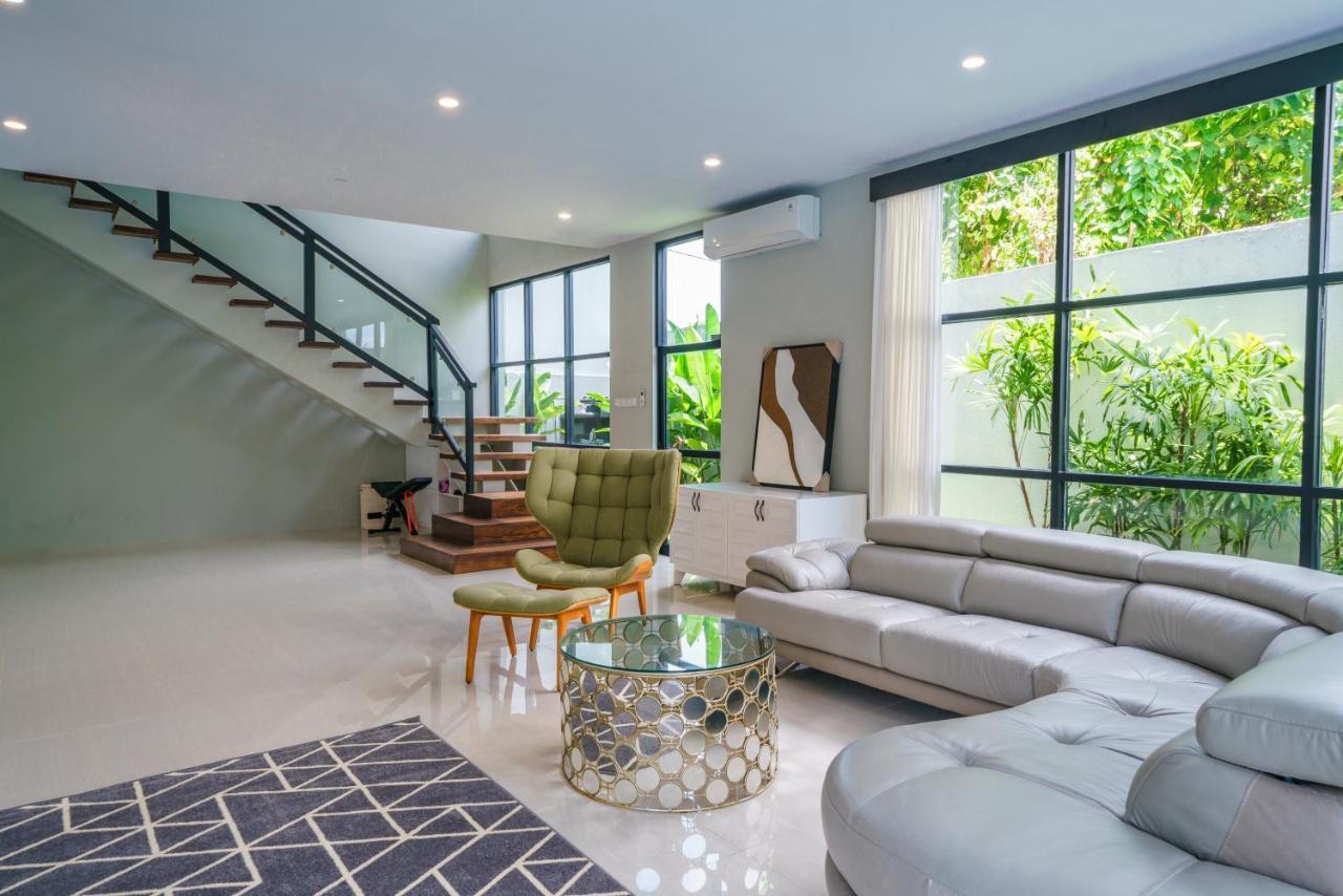 Villa Okenada - Modern 5-Bedroom Pool Villa In Berawa! Canggu  Luaran gambar