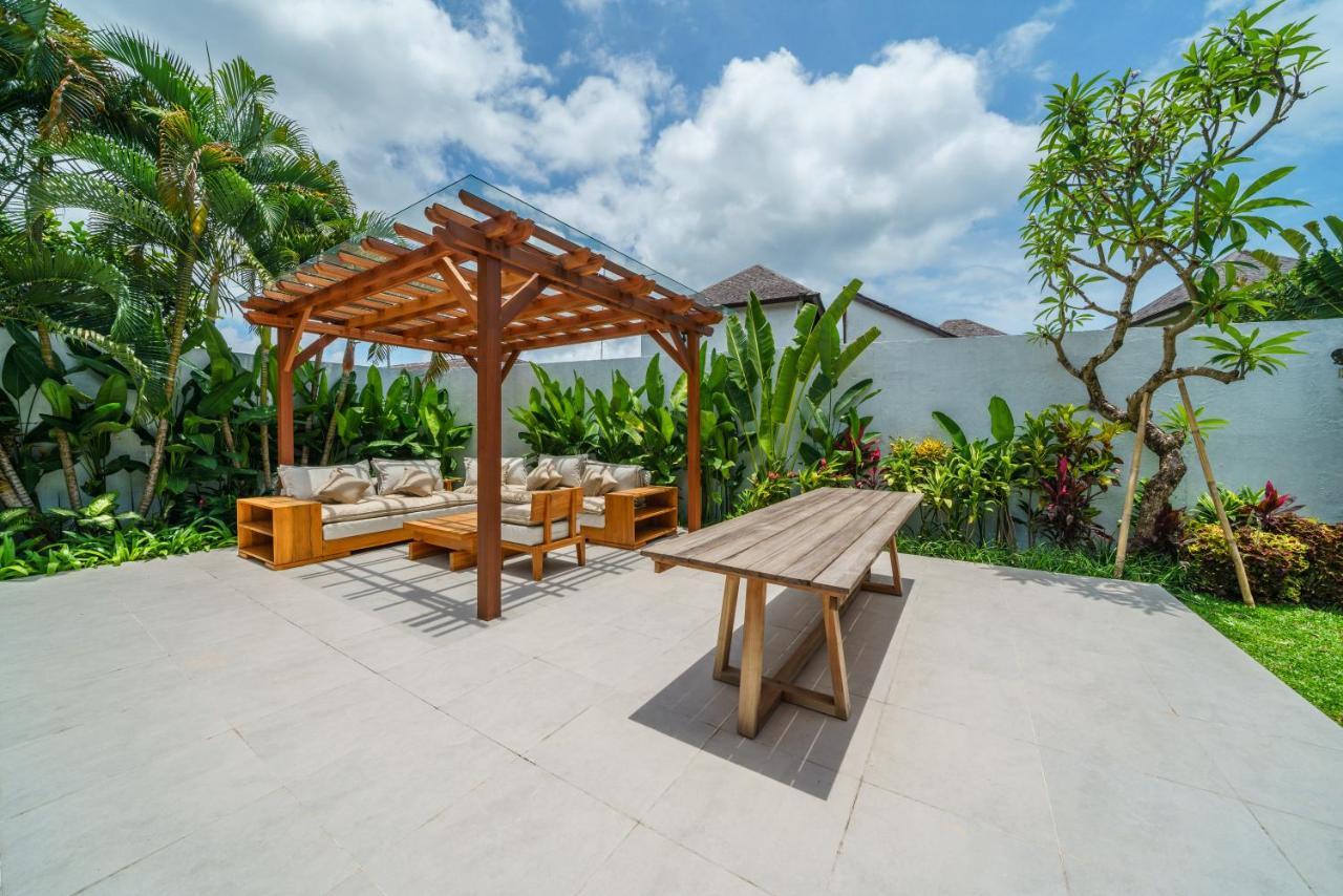 Villa Okenada - Modern 5-Bedroom Pool Villa In Berawa! Canggu  Luaran gambar