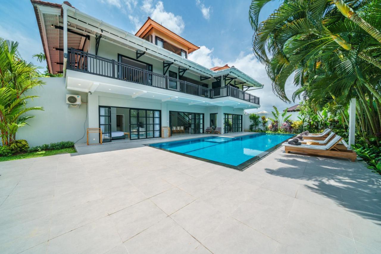 Villa Okenada - Modern 5-Bedroom Pool Villa In Berawa! Canggu  Luaran gambar