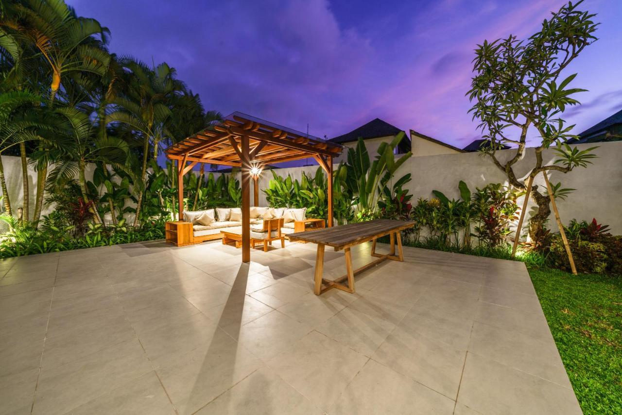 Villa Okenada - Modern 5-Bedroom Pool Villa In Berawa! Canggu  Luaran gambar